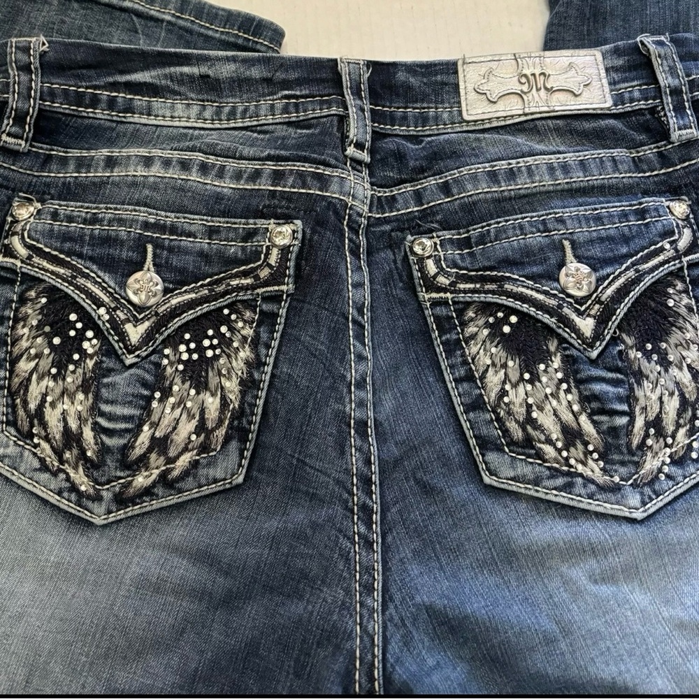 MISS ME Jeans Mid-Rise Easy Boot Sz 30 Women’s Denim Crystals Embroidered